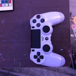 PS4 Controller 