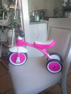 Toddler girl balance bike Neon