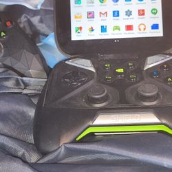 Nvidia shield gaming controller and portable gaming controller with the screen