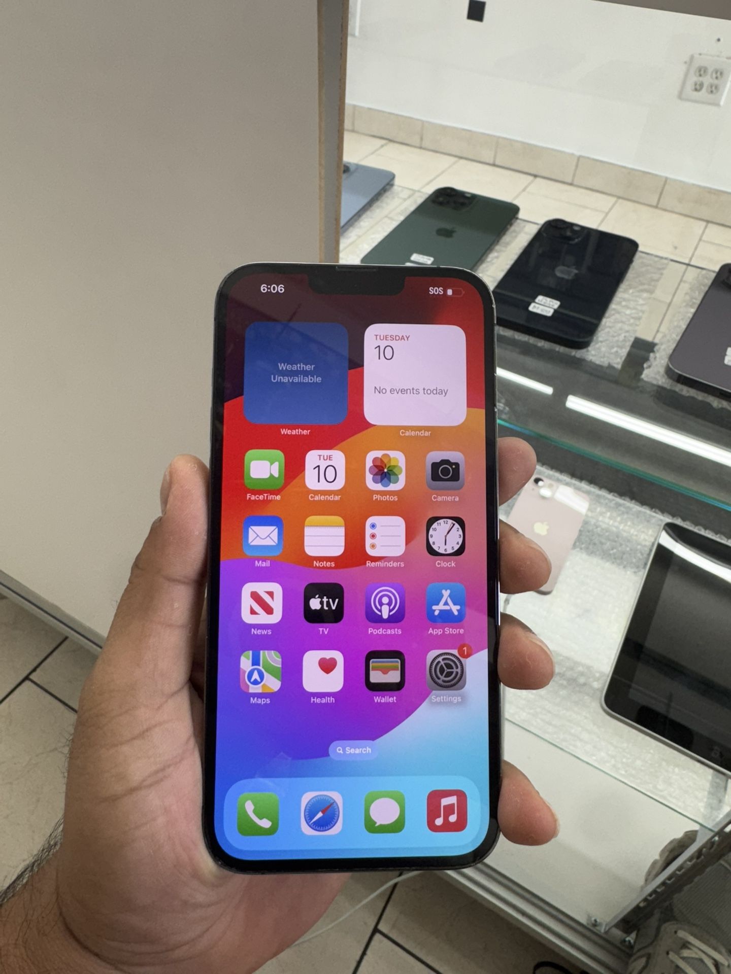 iphone 13 pro max 256gb Factory unlocked with charger