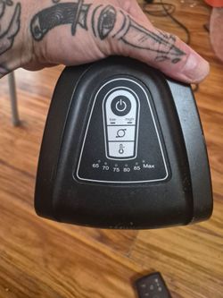 Lasko Oscillating Heater CT16550 (with Remote)
​