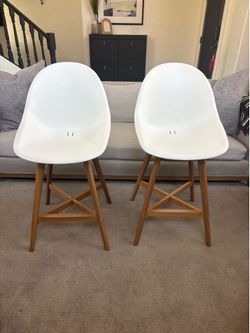 Set of 2 IKEA white/wood modern indoor/outdoor barstools