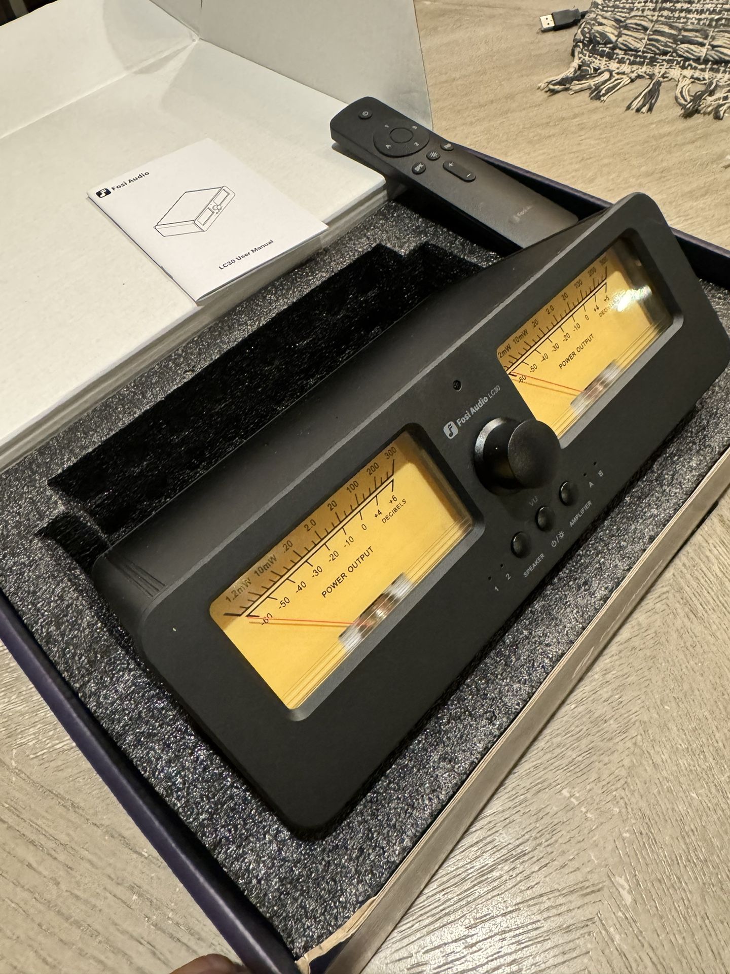 Fosi Audio LC30 Amplifier Speaker Switcher 2-in-2 Out Dual Analog VU Meter Box