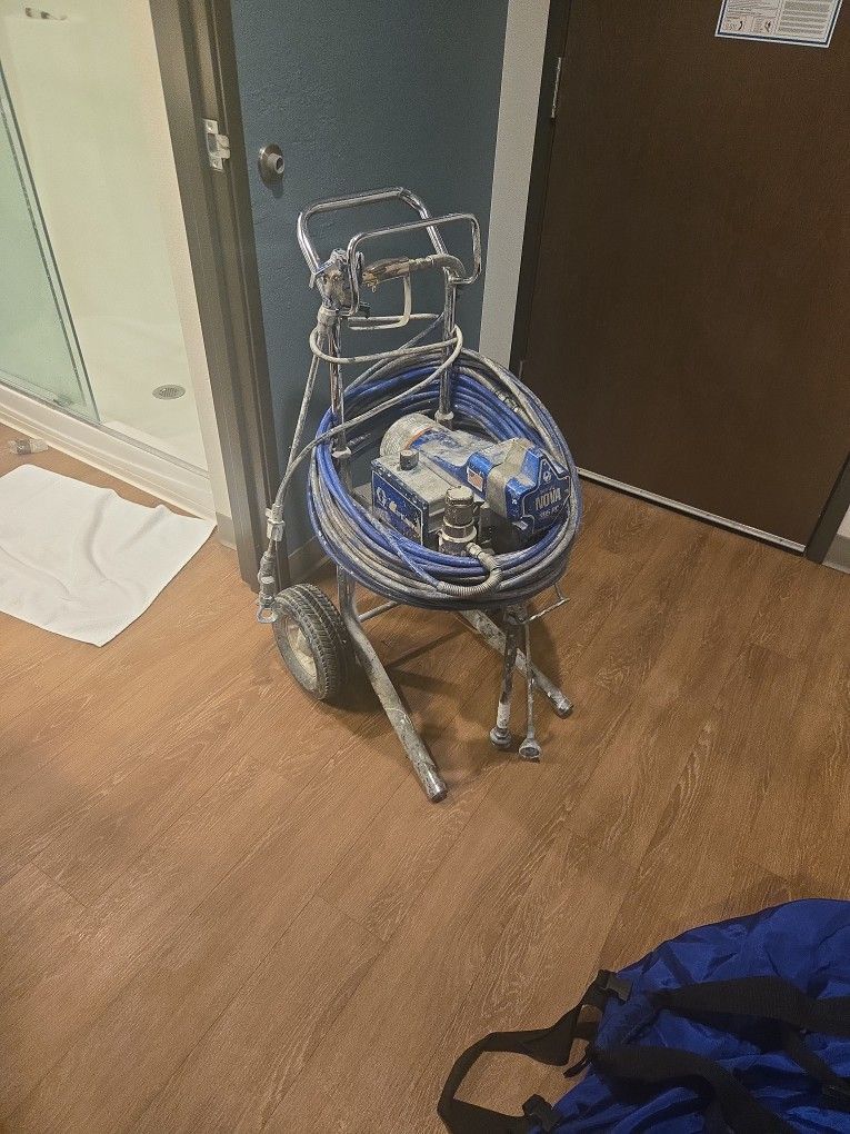 Graco Ultimate Nova 395 PC 