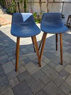 Blue bar stool set