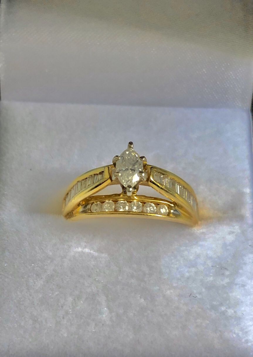 Beautiful Engagement genuine Diamonds Ring for beautiful women