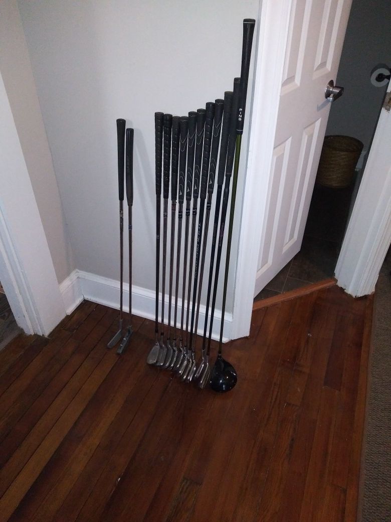 Left-handed golf clubs