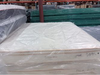 SALE 💥King mattress Saatva Classic