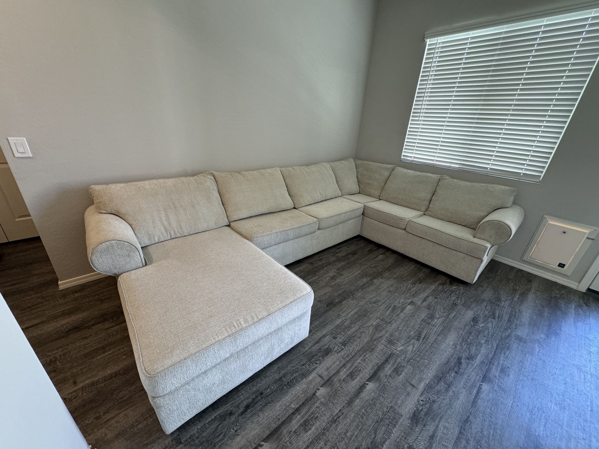 Sectional Sofa / couch (Cream Color)