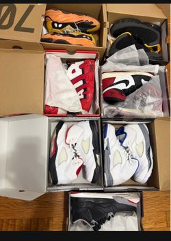 Yeezys size 4 gradeschool and jordan 1s size 3.5 gradeschool all others are a size 3 preschool