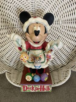 Disney Showcase/Jim Shore “Minnie’s Christmas Cheer” Minnie Mouse figurine