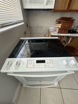 GE Electric Range