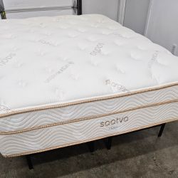 LIKE NEW! Saatva Classic Plush Queen Mattress - Delivery Available