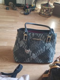 20 Dollars