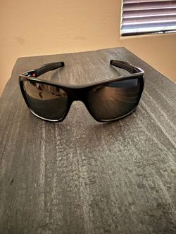 Oakley Turbine Polarized Sunglasses w/ Box & Pouch – Prizm Black