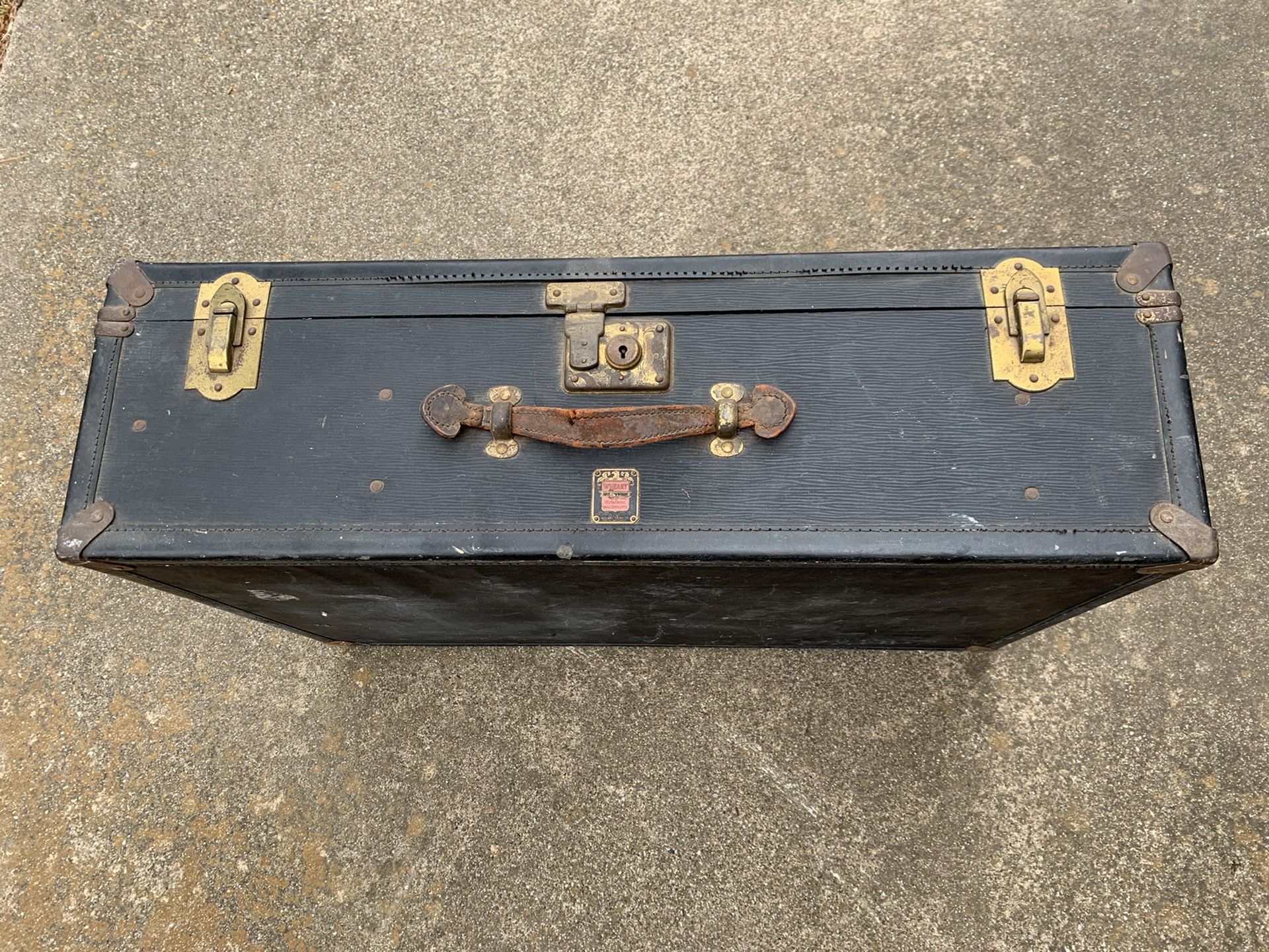 Vintage Suitcase- Wheary Airplane Wardrolette