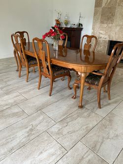 Beautiful Wood Dining Table Set with 6 Chairs