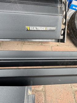 Retrax Tonneau Cover Silverado Sierra 2500