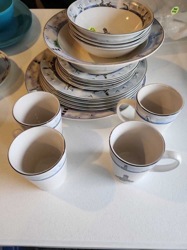 Lighthouse Dish Set