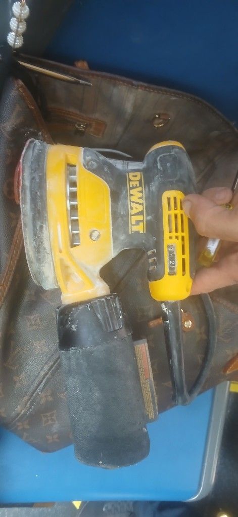 DeWalt Orbital Sander