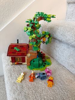Winnie the Pooh Tree House Building Brick Set (Non-LEGO)