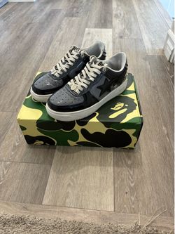 BAPESTAS Size: 7