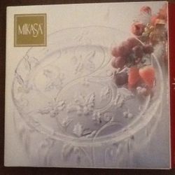 Mikasa season's holly 15" platter