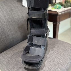 Medical Boot W Brace (L-XL)