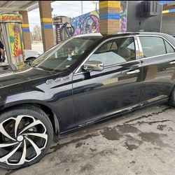 2017 Chrysler 300