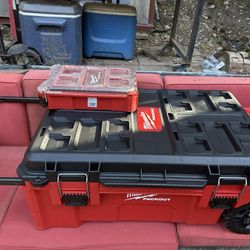 Large Milwaukee Box With Small Bin Box 6 Hundred Value