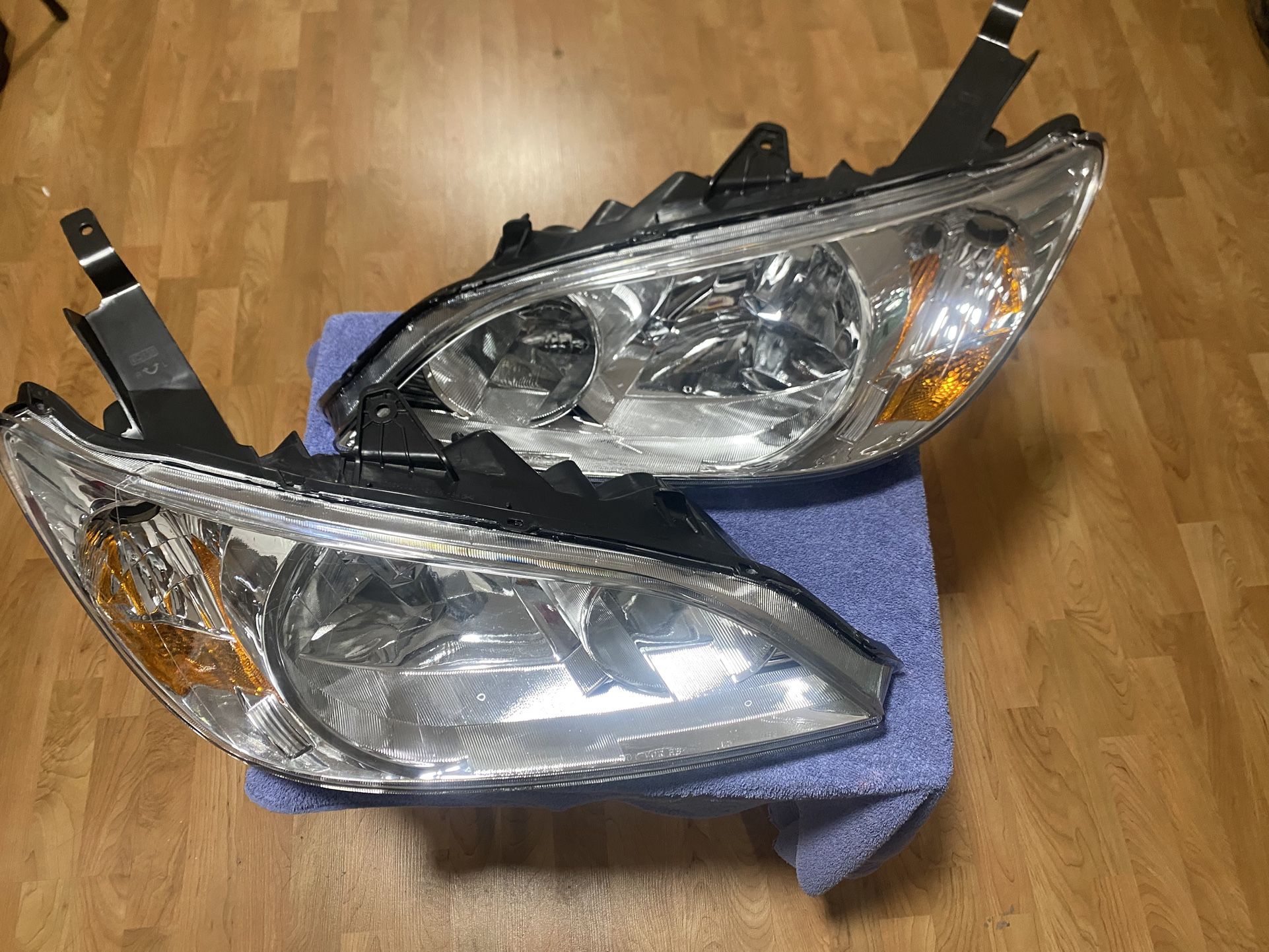 Honda Civic 04-05 headlights 