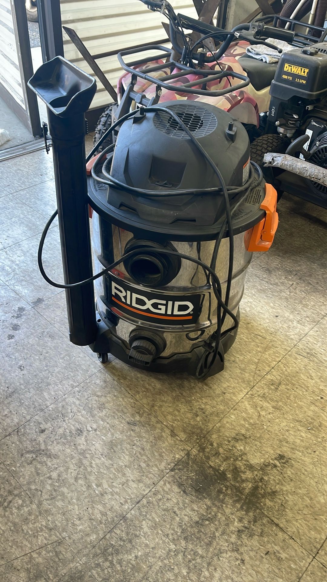 RIDGID 10 Gallon 6.0 Peak HP Stainless Steel Wet Dry Shop Vacuum
