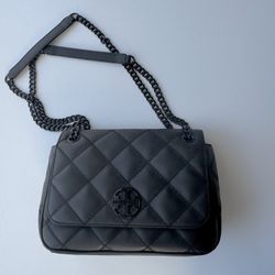  Tory Burch Kira Chevron Quilted Shoulder Bag in Black