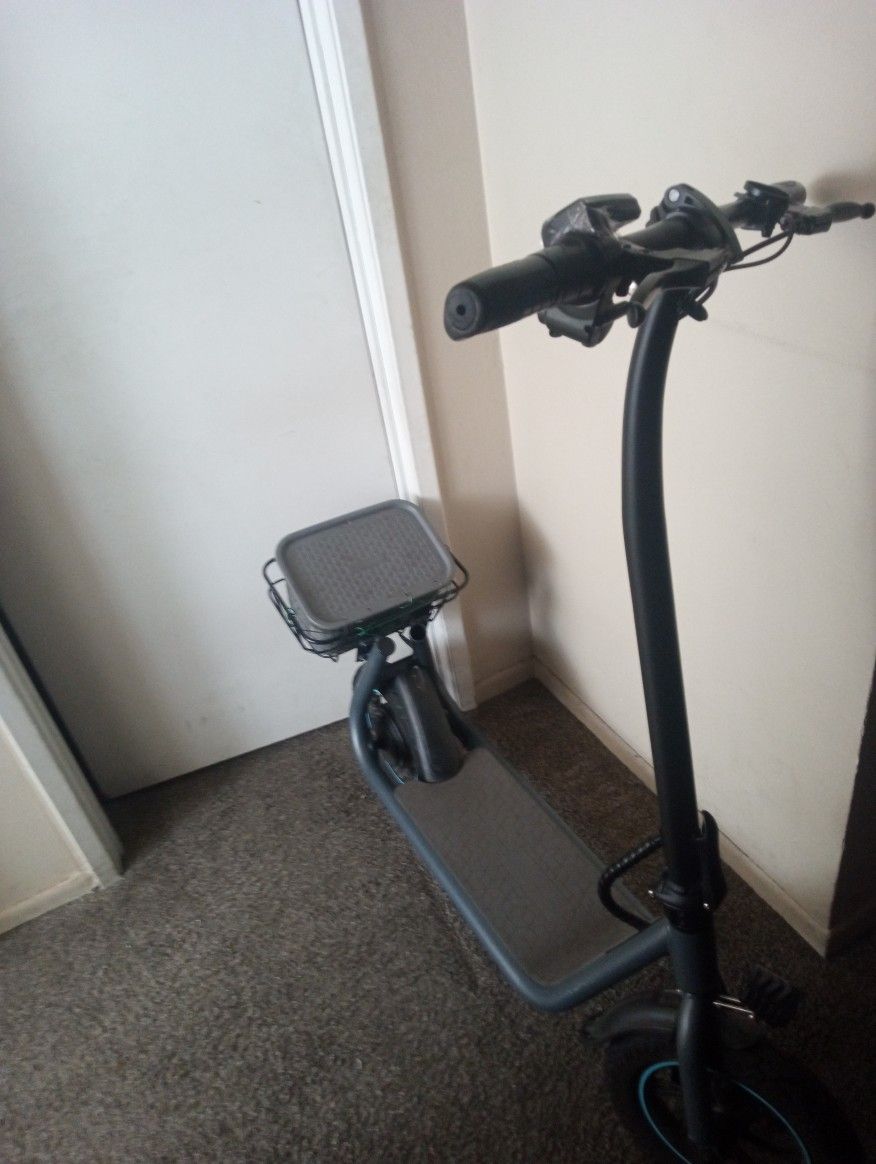 In Good Shape Nothing Wrong With It And It's Fast A Good Electric Scooter