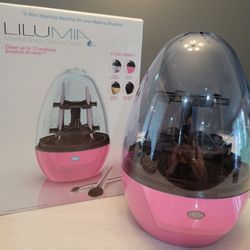 Lilumia Makeup Brush Cleaning Device