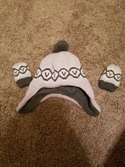 Infant beanie and mittens