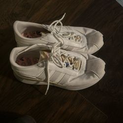 Used Once Adidas Women Tennis Size 8 1/2