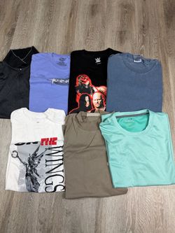 Bundle T-shirts Random 6 Shirts SZ L/M (Nike/ Essentials/ETC)