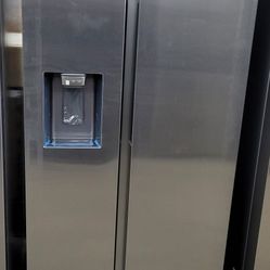 22 Cu Ft Counter Depth Side-by-side Refrigerator 