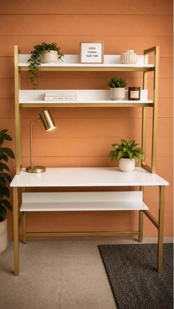 Desk with hutch