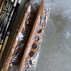 Pool sticks 