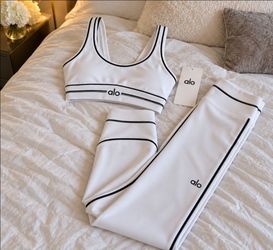 Alo Yoga Set