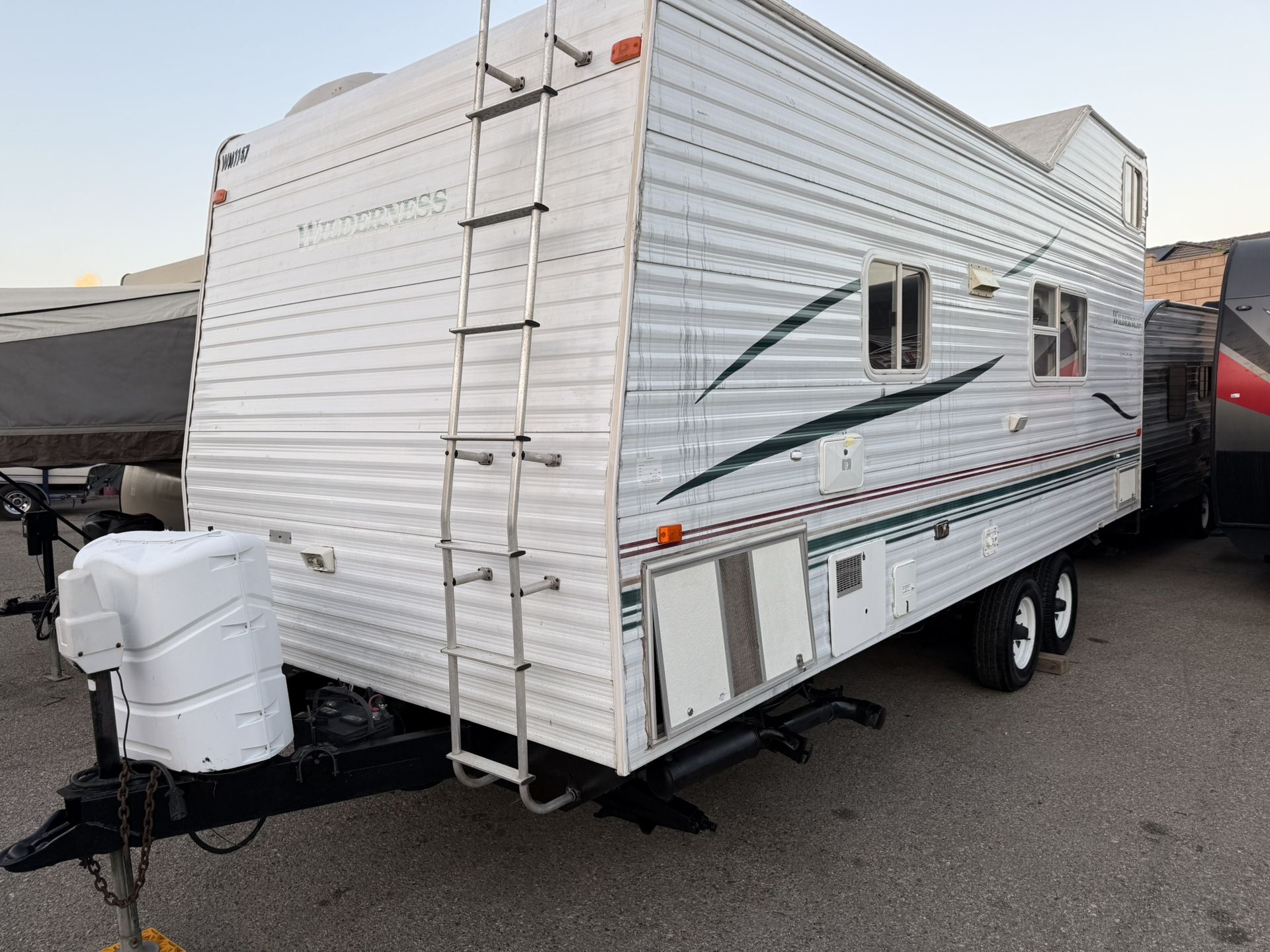 2001 Fleetwood Wilderness 21 Ft. Toy Hauler