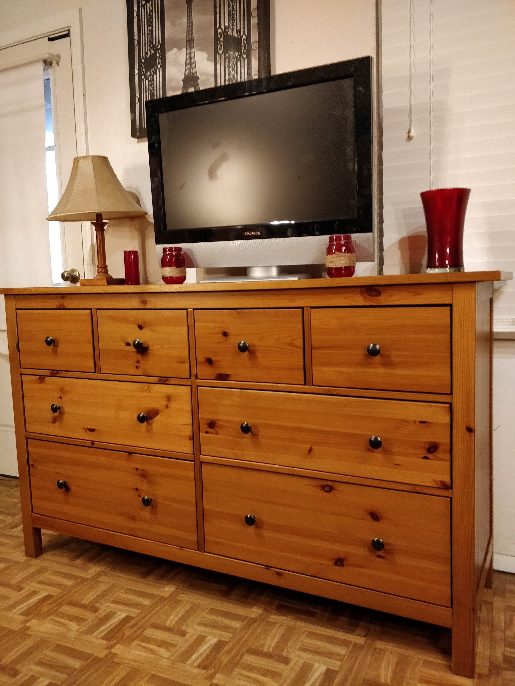 Like new solid wood dresser/TV stand with 8 drawers in great condition, all drawers sliding smoothly, pet free smoke free. L63"*W20"*H38"