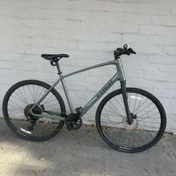 Trek Dual Sport DS 2  Gen4 Hybrid Bike Excellent Condition!!