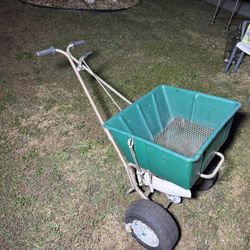Lesco Broadcast Spreader