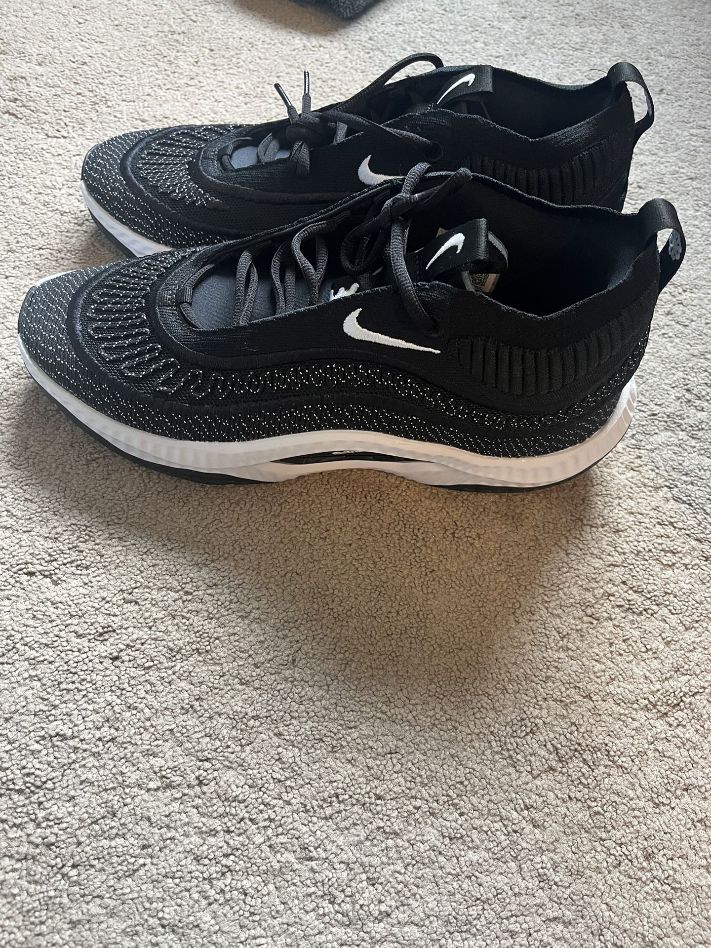 Brand new deadstock Nike shoes Size 11