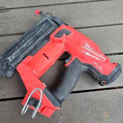 Milwaukee M18 FUEL 18-Volt Lithium-Ion Brushless Cordless Gen II 18-Gauge Brad Nailer (Tool-Only)