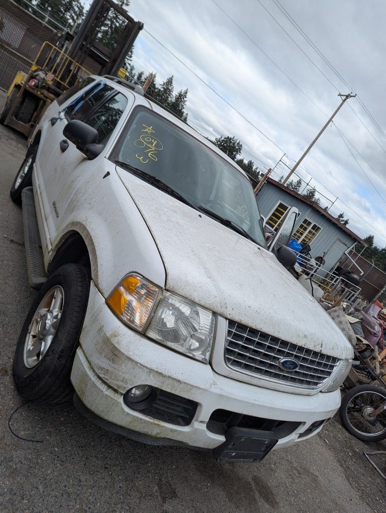 Parting Out 2004 Ford Explorer Parts