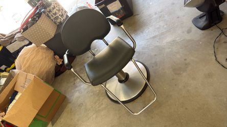 Barber chair works perfect great condition